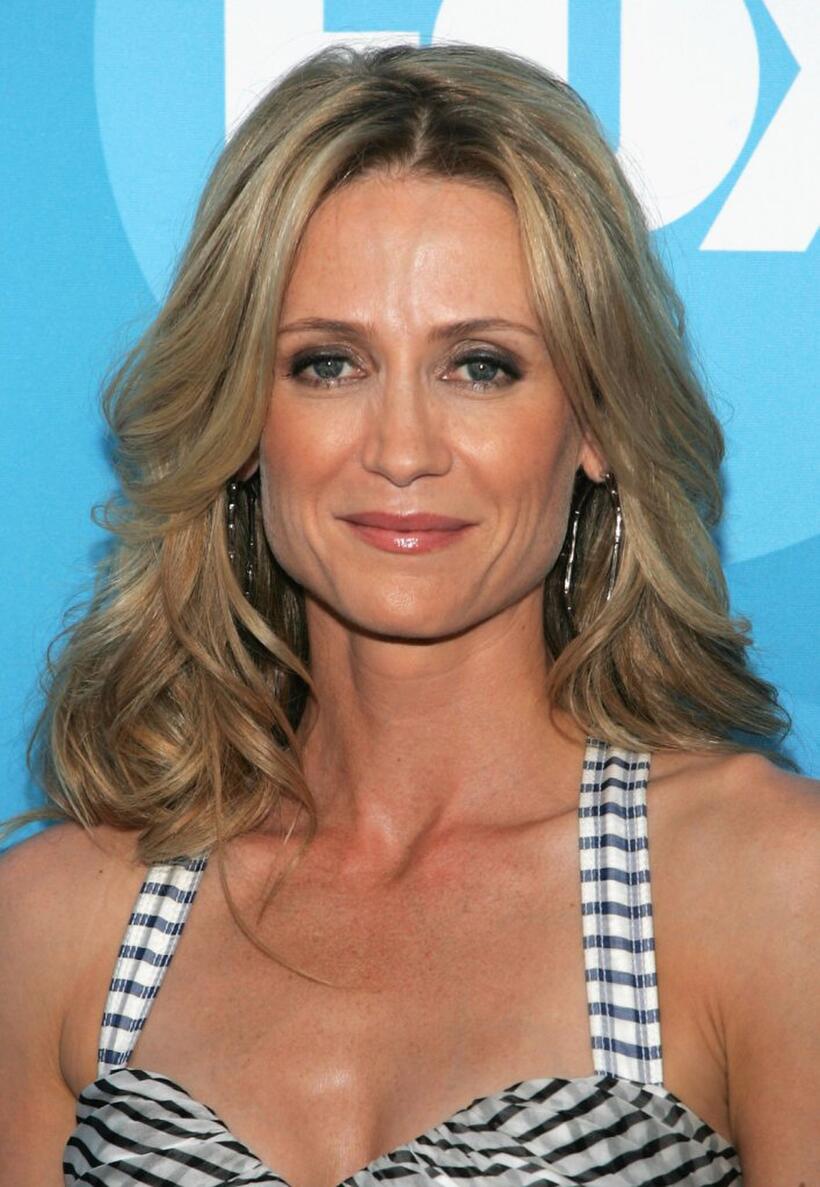 Kelly Rowan Pictures and Photos | Fandango